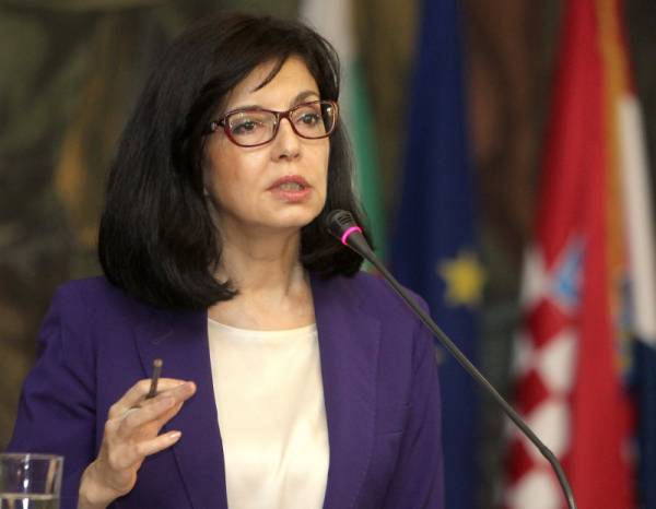 Образователната реформа ще даде повече възможности за изучаване на престъпленията на комунизма