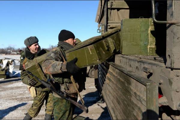 Украински военни и ”сепаратистите” въртели алъш-вериш в зоната на конфликт
