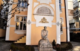 Столична община купи къщата на Яворов