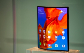 Huawei представи сгъваемия 5G смартфон