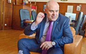 Противоречивият Гешев