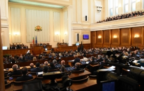 Парламентът прие оставките на Волен Сидеров и Лиляна Павлова