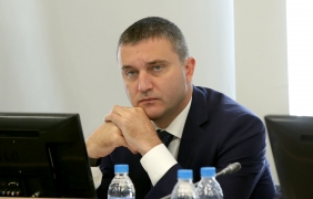 Горанов към бизнеса: Заплатите ще растат