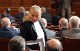 Елена Йончева: Запозната съм с методите на репресии на ГЕРБ