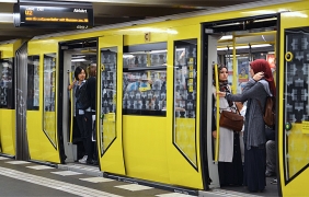 Германец облиза машина за билети в метрото, за да разпространява Covid-19
