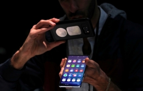 Спад с 14% при глобалните продажби на смартфони през февруари