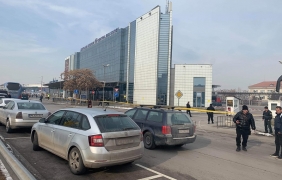 Спряха влаковете и рейсовете, излизащи от София