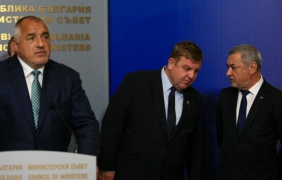 Коалицията приема оставките на Маринов, Горанов и Караниколов и добавя Ангелкова