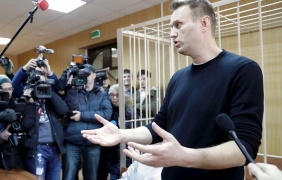 Лекари се мъчат да спасят живота на Навални