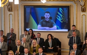 Зеленски: Русия е хвърлила око на "обширна зона от Варшава до София"