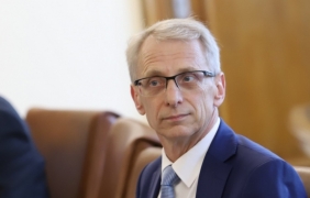 Минималната работна заплата става 933 лева от 1 януари 2024 г.