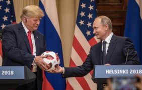 Наистина ли Тръмп беше слаб пред Путин?