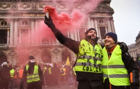 Франция призна за грешки в кризата с протестите на "жълтите жилетки"