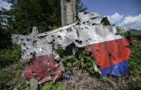Семейства на жертвите от полет MH17 ще съдят Холандия