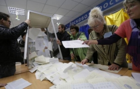 330 сигнала за нередности по време на изборите в Украйна