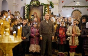 Путин посрещна Рождество в селски храм заедно с деца от Луганск
