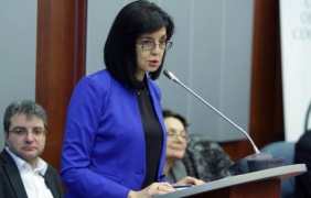 Кунева: КФН не може да глобява като бухалка