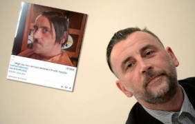 Лидерът на ПЕГИДА напусна, след като излязоха снимки как позира като Хитлер