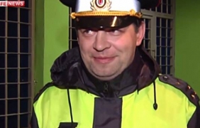 Мним пътен полицай ”от Луната” спирал шофьори и се возил гратис