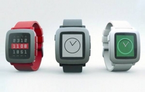 Pebble представи „умни“ часовници с цветен дисплей
