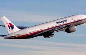 Авиодиспечерът в Малайзия е спал на поста си 4 часа след изчезването на MH370
