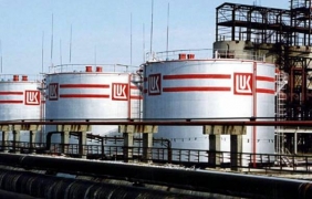 Тонове нефтопродукти изтичат от тръба на ”Лукойл” в Бургас