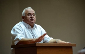 Кметът на Ботевград не бил задържан под стража, а е заведен принудително в прокуратурата