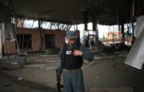 Талибаните превзеха база в Афганистан заедно със 110 полицаи