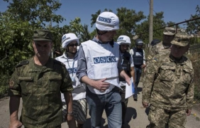 Наблюдатели на ОССЕ 90 минути били обстрелвани с миномети в Донбас