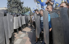 „Блумбърг“: Радикализмът е главната заплаха за Украйна