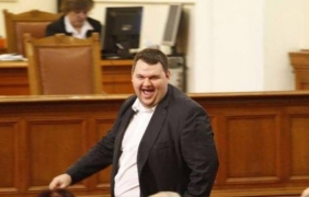 КЗК разреши на Пеевски и майка му да купят ”Канал 3”