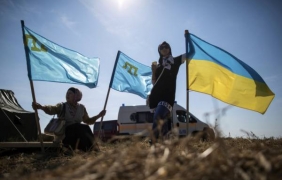 Порошенко смята, че хранителната блокада на Крим ще върне полуострова ”под крилото” на Киев