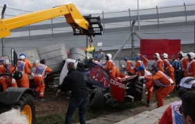 Пилотът от F1 Карлос Сайнц катастрофира тежко в Сочи [видео]