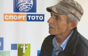 Приоритетите на овчаря-тотомилионер - първо къща, после жена