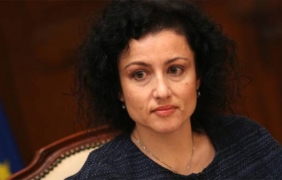 Танева: Данък ”вредни храни” е наказателна санкция за бизнеса