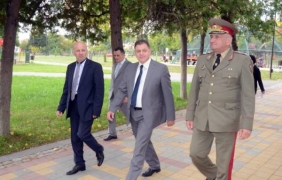 Военният министър: Проявената мъдрост и търпение на българските военнослужещи бяха възнаградени