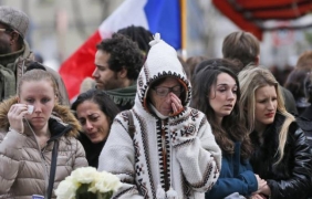 Европа отдаде почит на жертвите от атентатите в Париж