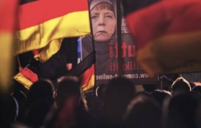 Меркел отбелязва десет години на власт, а предизвикателствата заради бежанците растат