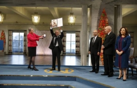 Връчиха Нобеловите награди на церемонии в Осло и Стокхолм