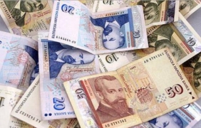 Общинските съветници в Сливен увеличиха драстично имотния данък и орязаха тройно заплатите си