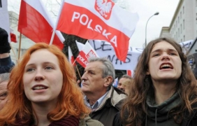 ”Не искаме Беларус във Варшава”: Хиляди поляци на протест срещу решения на кабинета [снимки]