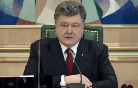 Кадри от сваления руски самолет станали част от новогодишното поздравление на Порошенко