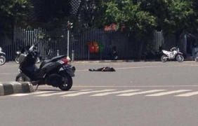 Взривове и стрелба в столицата на Индонезия [обновена]