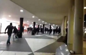 Десетки маскирани нападнаха мигранти в Стокхолм, четирима са арестувани [видео]
