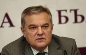 Според Румен Петков Комисията по досиетата само харчи пари