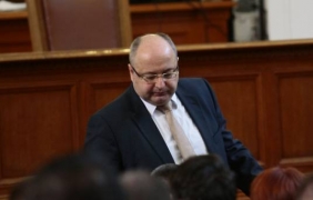 ДПС иска официален документ за забраната на Доган и Пеевски да влизат в Турция