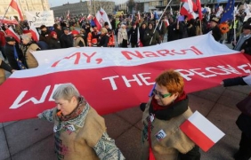 15 000 души излязоха във Варшава в подкрепа на Лех Валенса