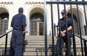 Майката на самоубилия се съдия: Синът ми бе притискан; от СГС отричат