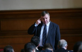 Комисията за Русия и Турция не иска разпускане, чака решение от пленарна зала