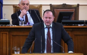 Миков: Правителството и мнозинството ни водят към демографска катастрофа
